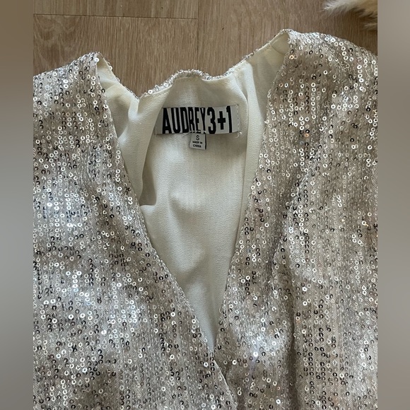 12th Tribe Champagne Sequin Dress Size Small (4-6) - Picture 3 of 7
